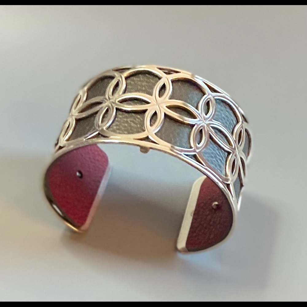 Brighton bracelet with reversible (red, dark grey) leather strap